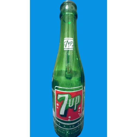 Vintage 7Up Green Glass Soda Bottle Vintage 1975 10oz Made in Argentina - Picture 2 of 2